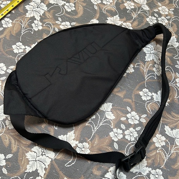 Kavu Black Sling Bag - Picture 8 of 8
